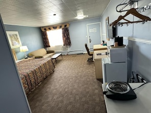1 bedroom, desk, iron/ironing board, free WiFi
