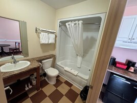 Secador de pelo, toallas