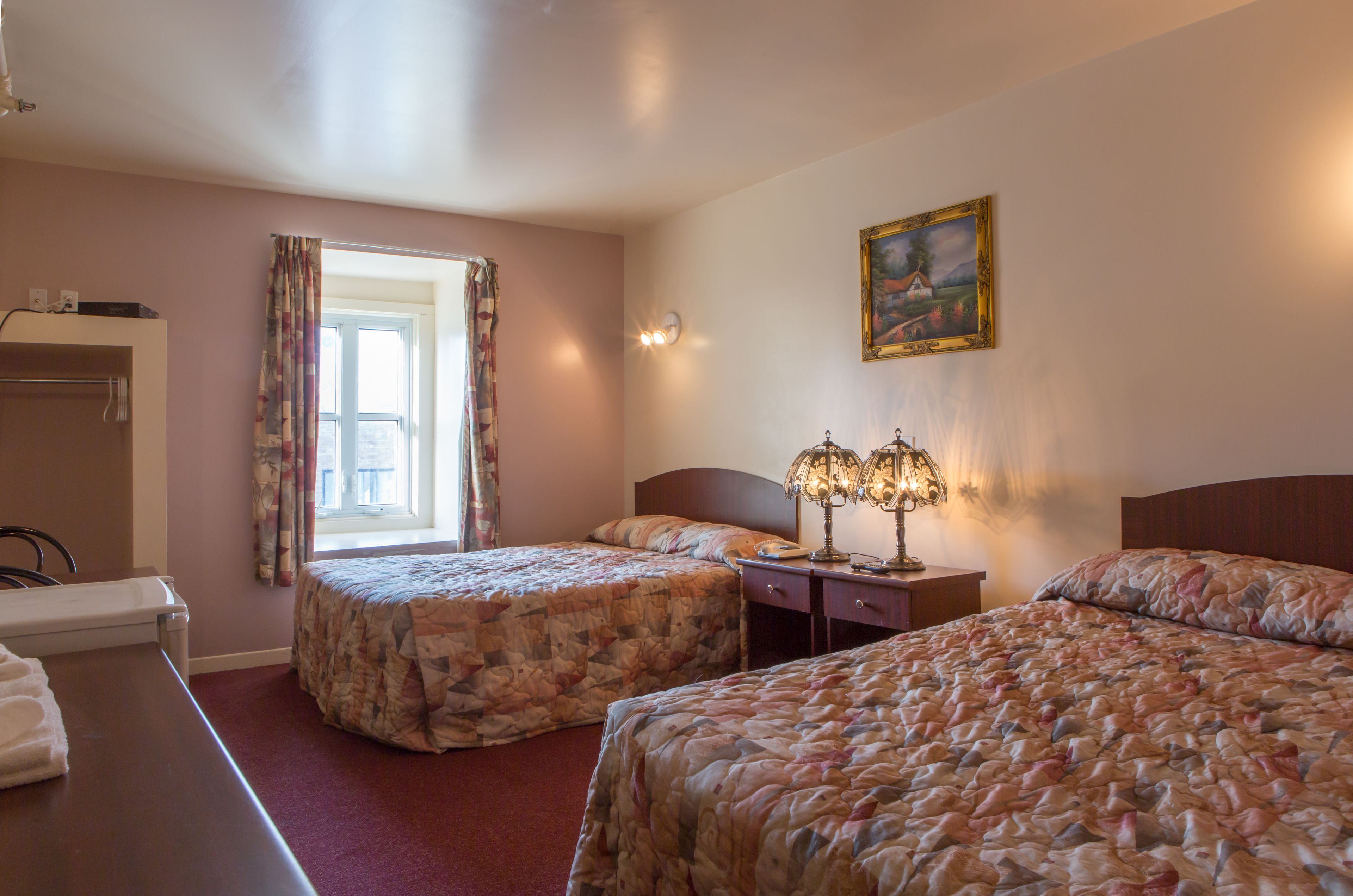 Chambre Standard, 2 lits doubles | Bureau, Wi-Fi gratuit, draps fournis