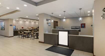 Best Western Plus South Holland/Chicago Southland