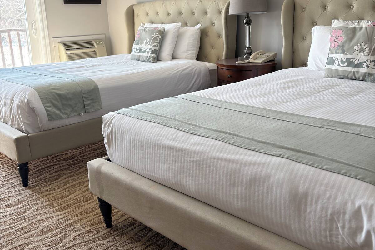 Hotel Room, 2 Queen Beds, Fireplace, River View