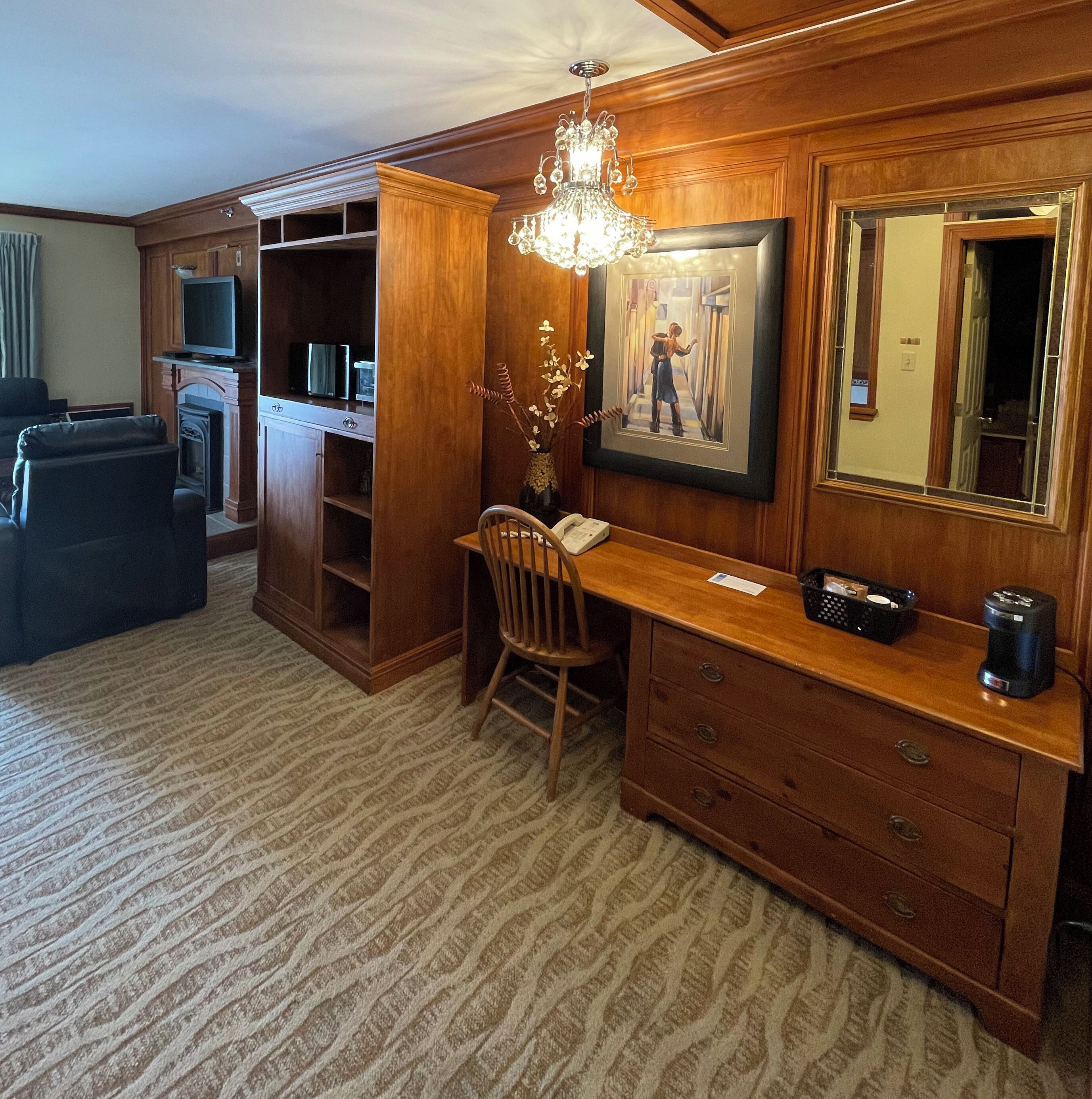 Premium Room, 1 King Bed, Jetted Tub, River View | Down duvets, in-room safe, blackout curtains, iron/ironing board