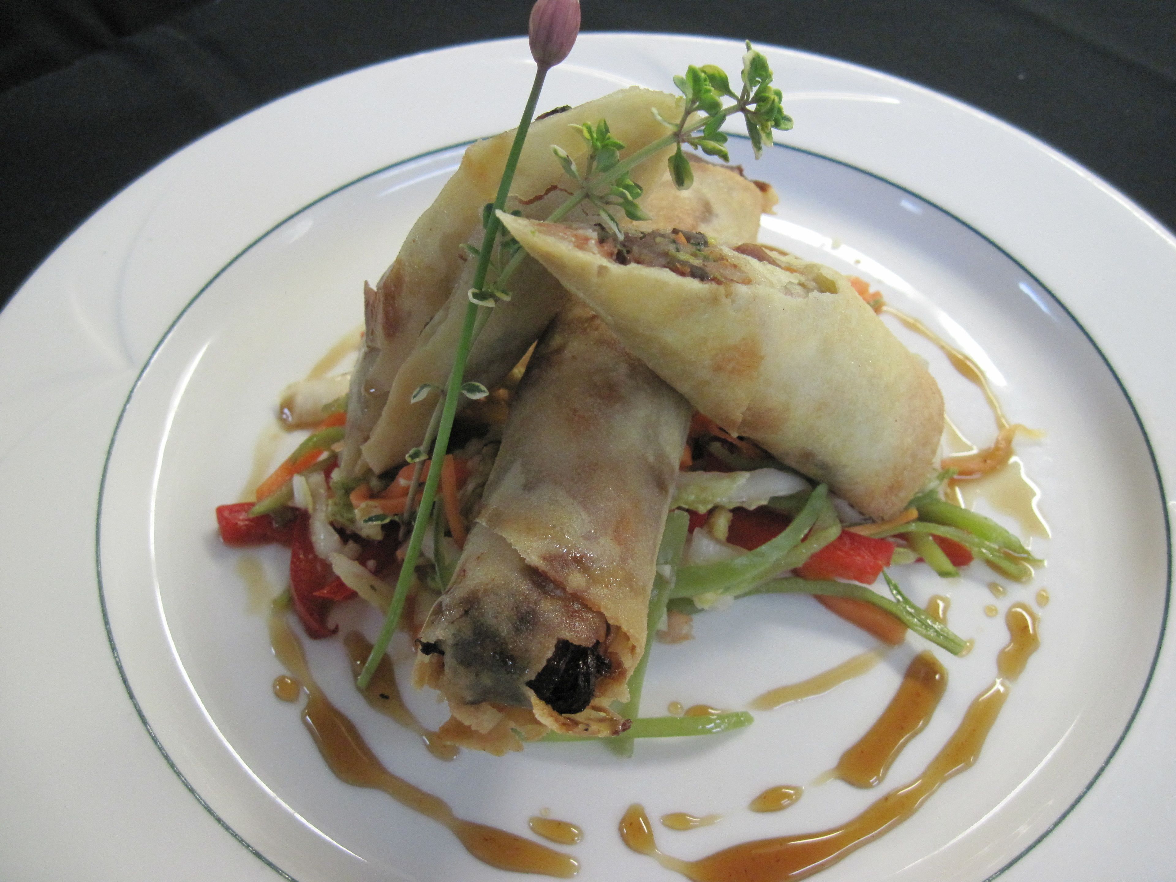 2 restaurants, breakfast served