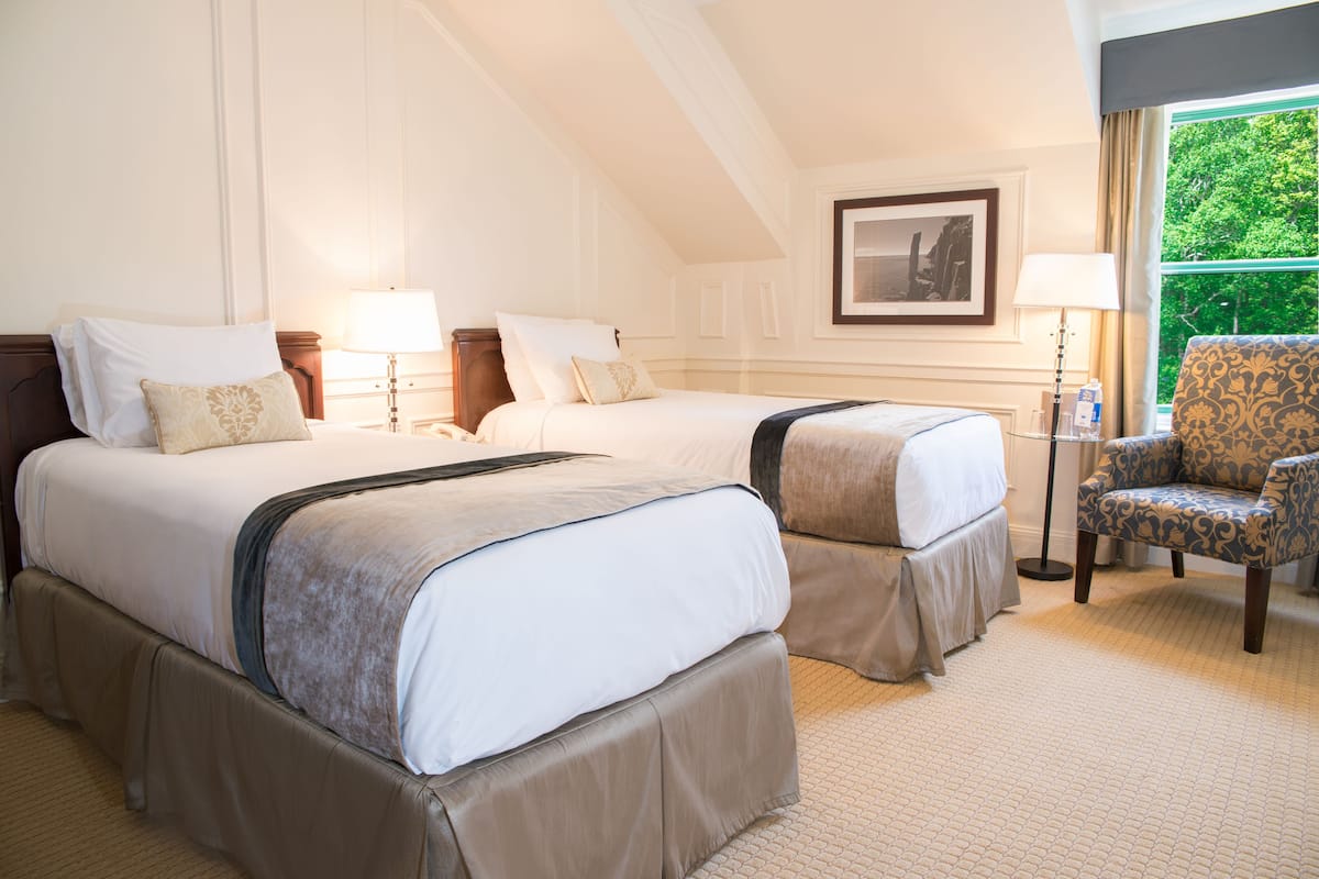 In-room safe, free WiFi, bed sheets
