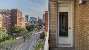 Suite, 1 Queen Balcony, Kitchen | 1 bedroom, desk, laptop workspace, blackout drapes