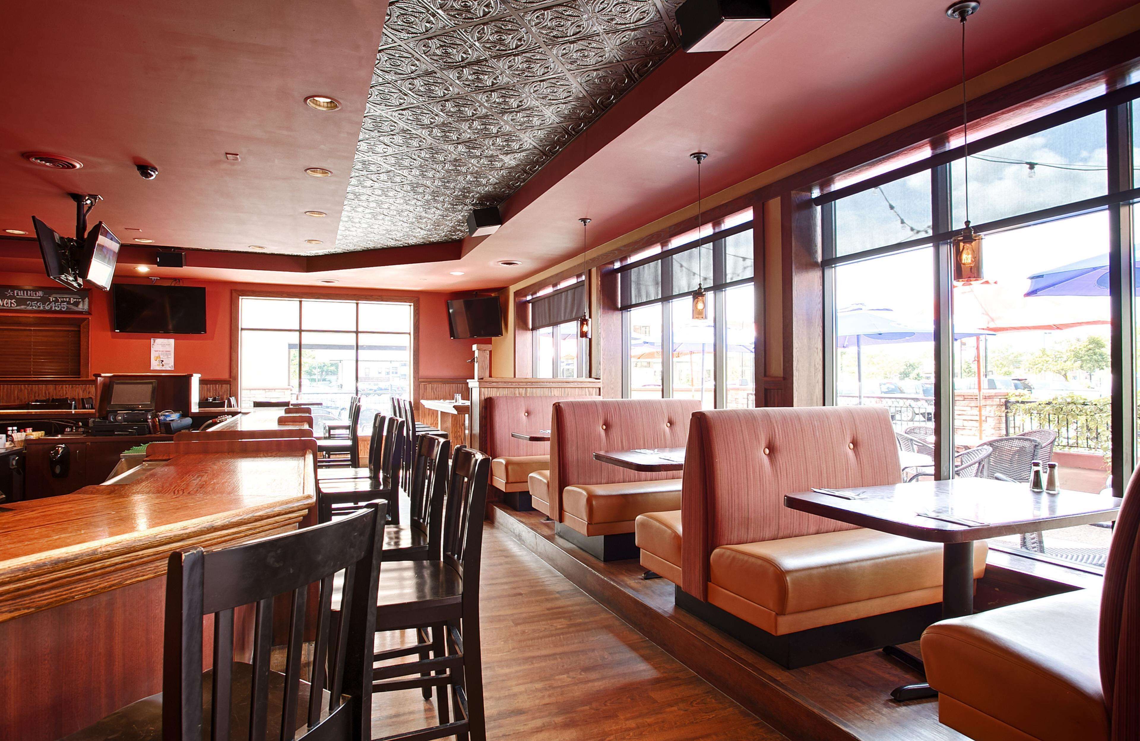 breakfast, lunch, dinner served; american cuisine