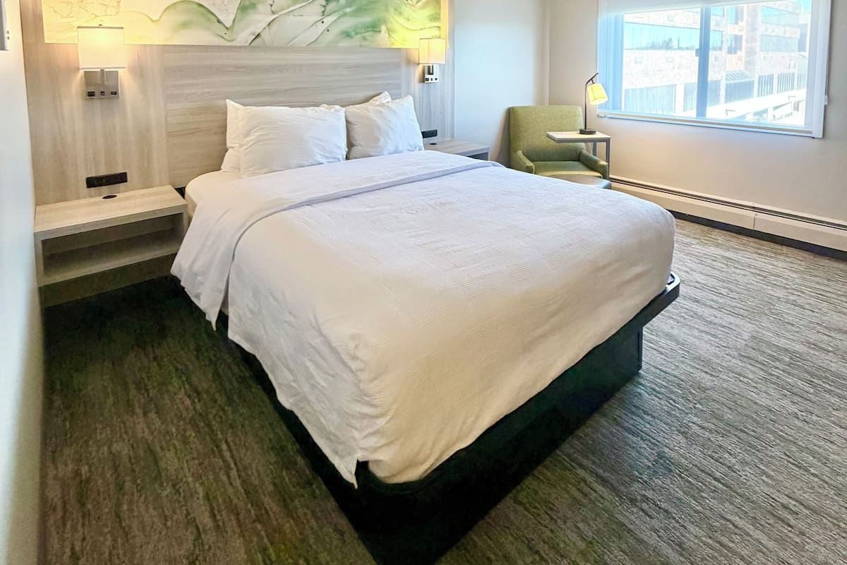 Pillowtop beds, desk, laptop workspace, blackout drapes