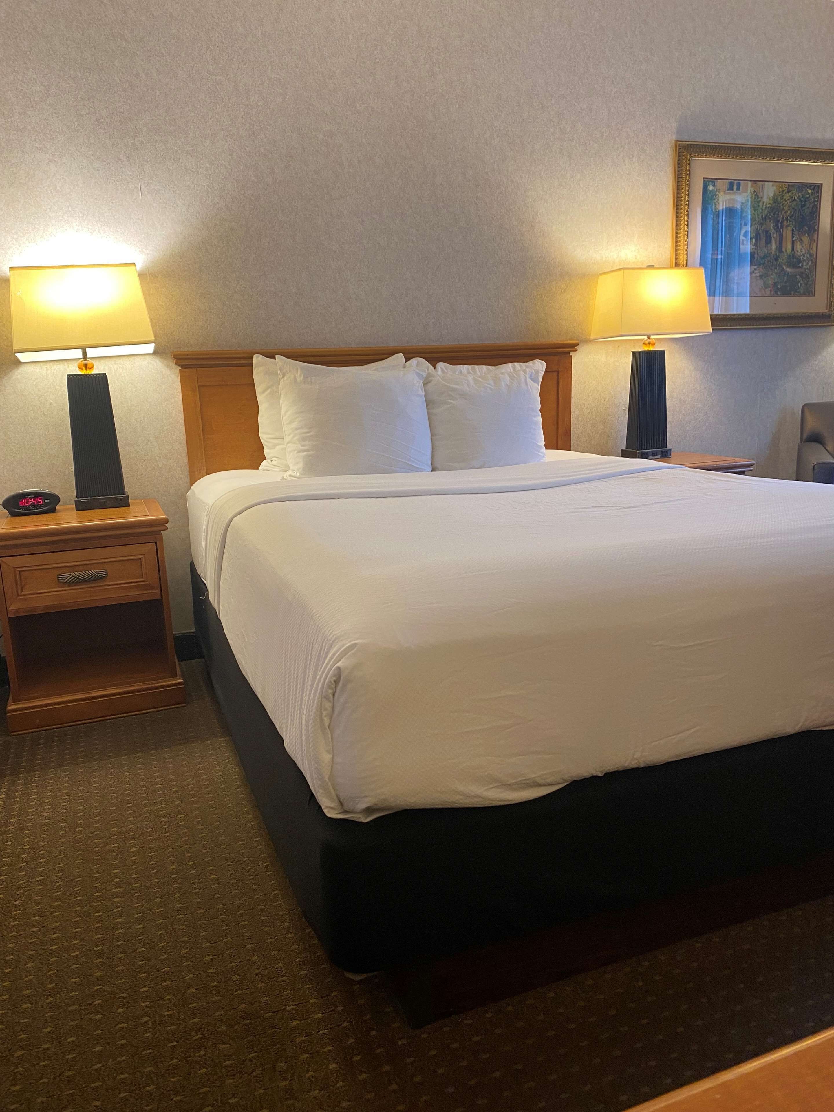 Pillowtop beds, desk, laptop workspace, blackout drapes