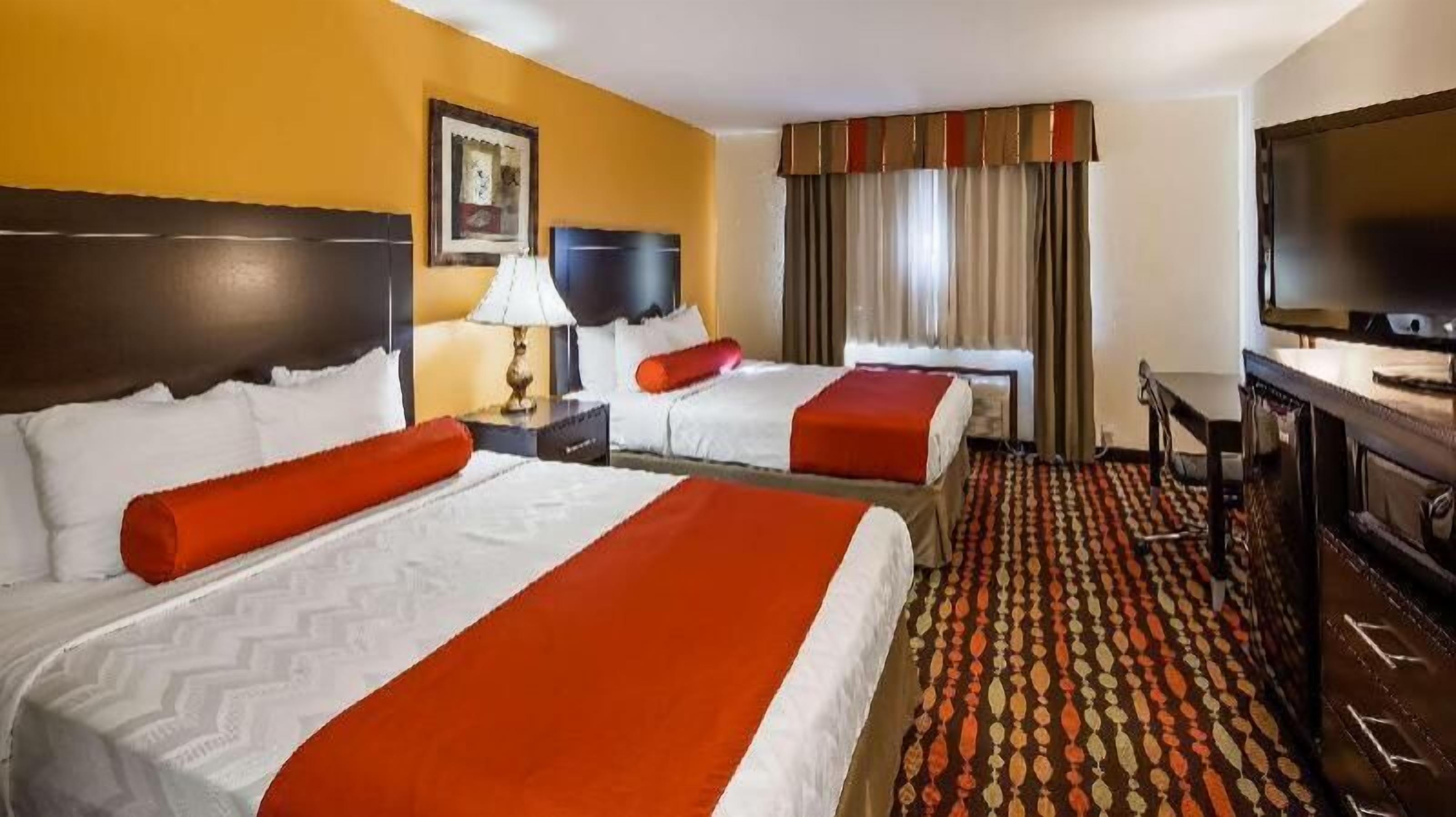 2 bedrooms, in-room safe, desk, laptop workspace
