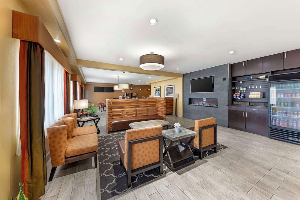 Best Western Greentree Inn & Suites