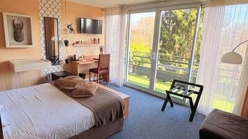 Superior Triple Room | Premium bedding, minibar, in-room safe, desk