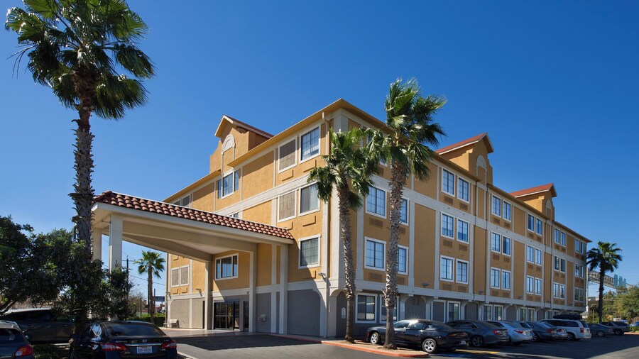 Holiday Inn Express & Suites San Antonio-Dtwn Market Area by IHG