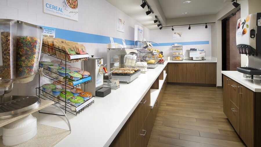 Holiday Inn Express & Suites San Antonio-Dtwn Market Area by IHG