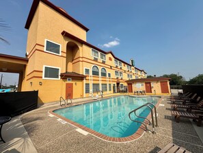 Outdoor pool, pool umbrellas