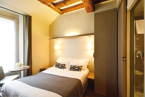 1 bedroom, in-room safe, desk, soundproofing