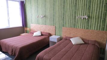 Decoración personalizada, escritorio y wifi gratis