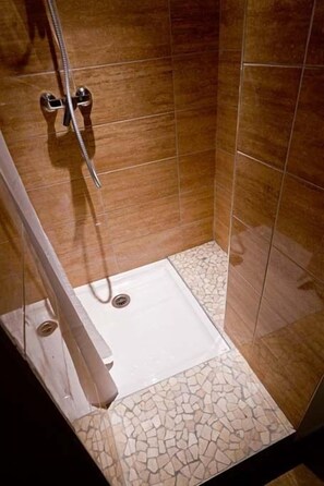 Dusche im Bad