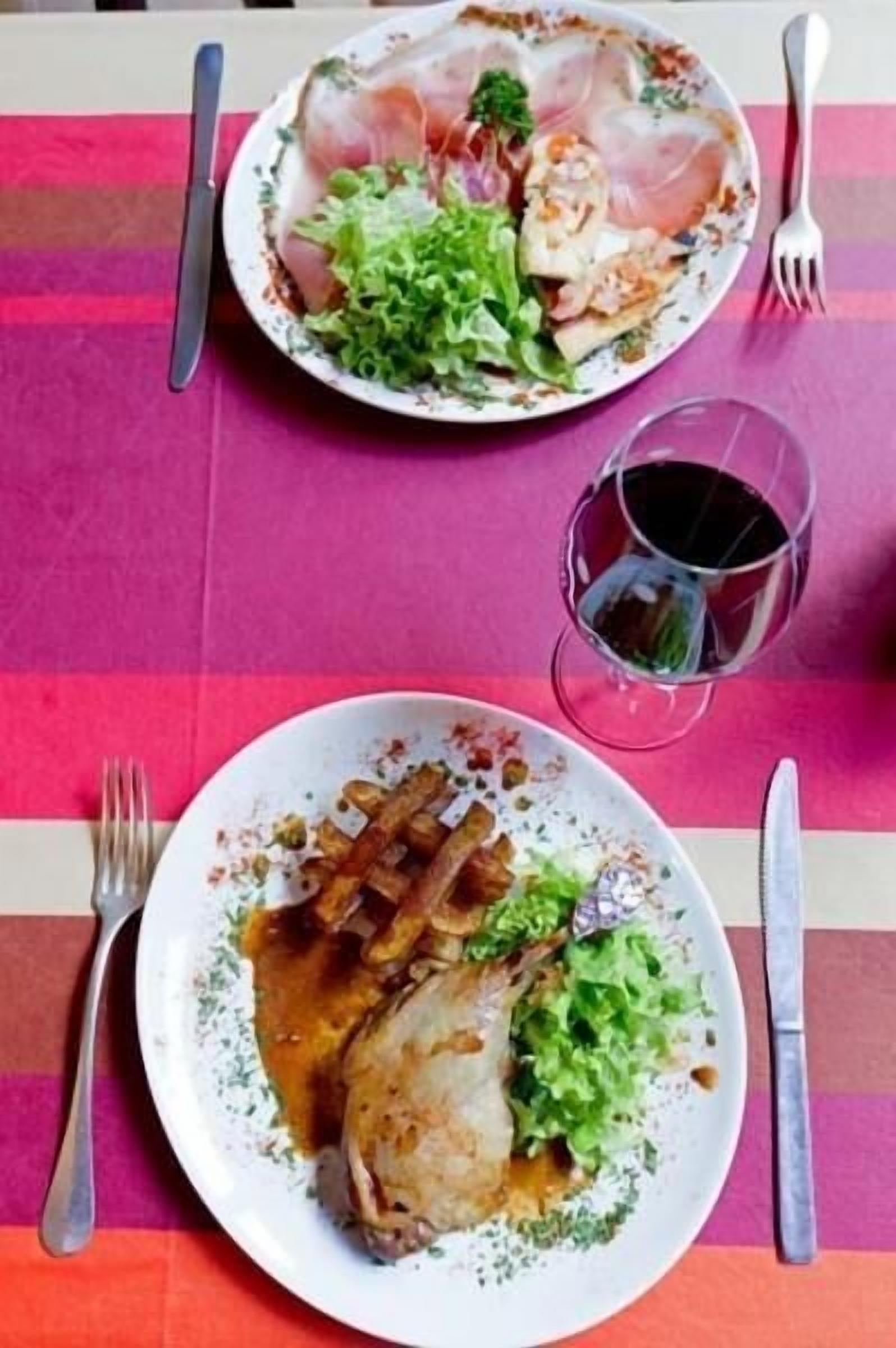 breakfast, lunch and dinner served