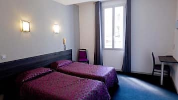 Double Room | Desk, blackout curtains, soundproofing, free WiFi