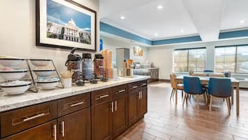 Desayuno para llevar gratuito (entre semana)