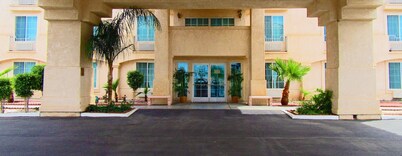 Comfort Inn & Suites El Centro I - 8