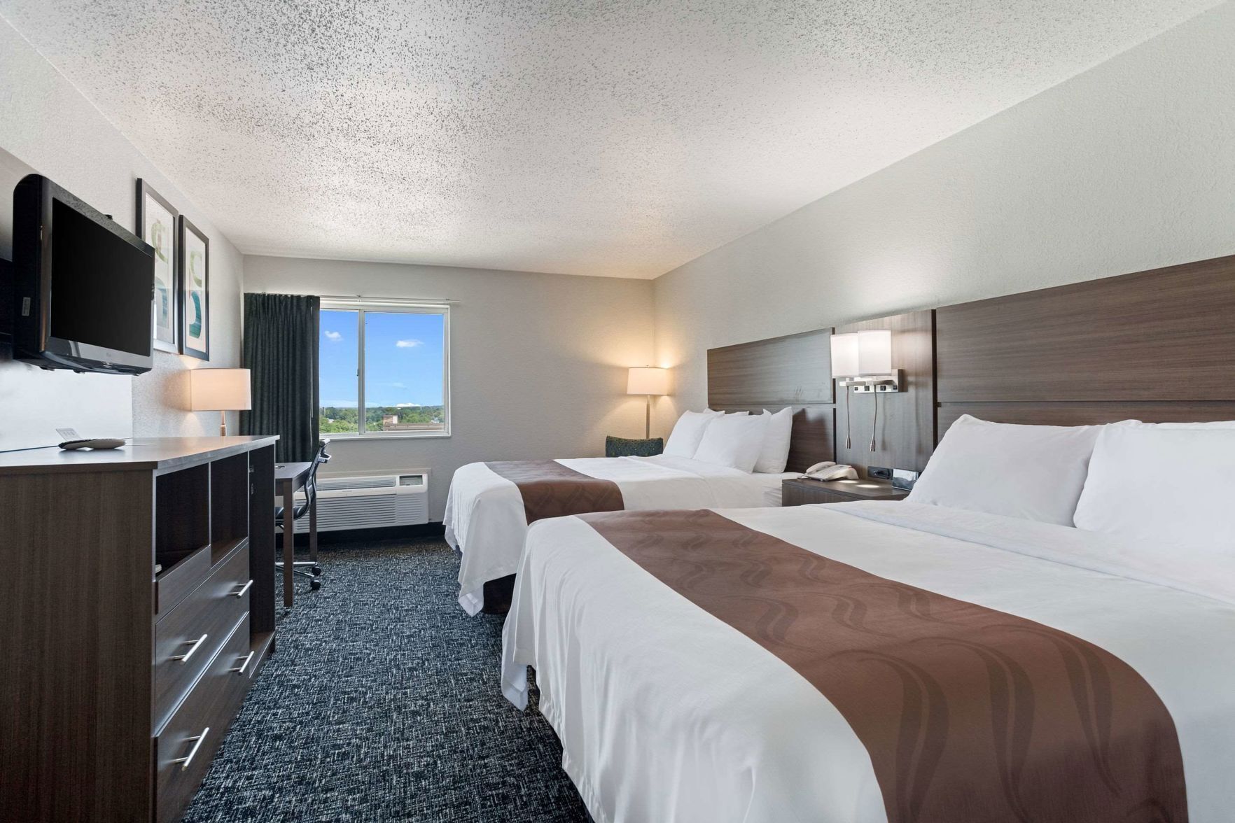 Desk, free cots/infant beds, free WiFi, bed sheets