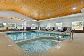 Indoor pool - Best Western Wittenberg Inn (Wittenberg)