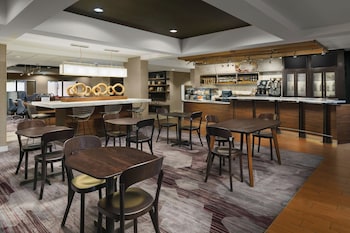 Courtyard by Marriott Chicago Bloomingdale