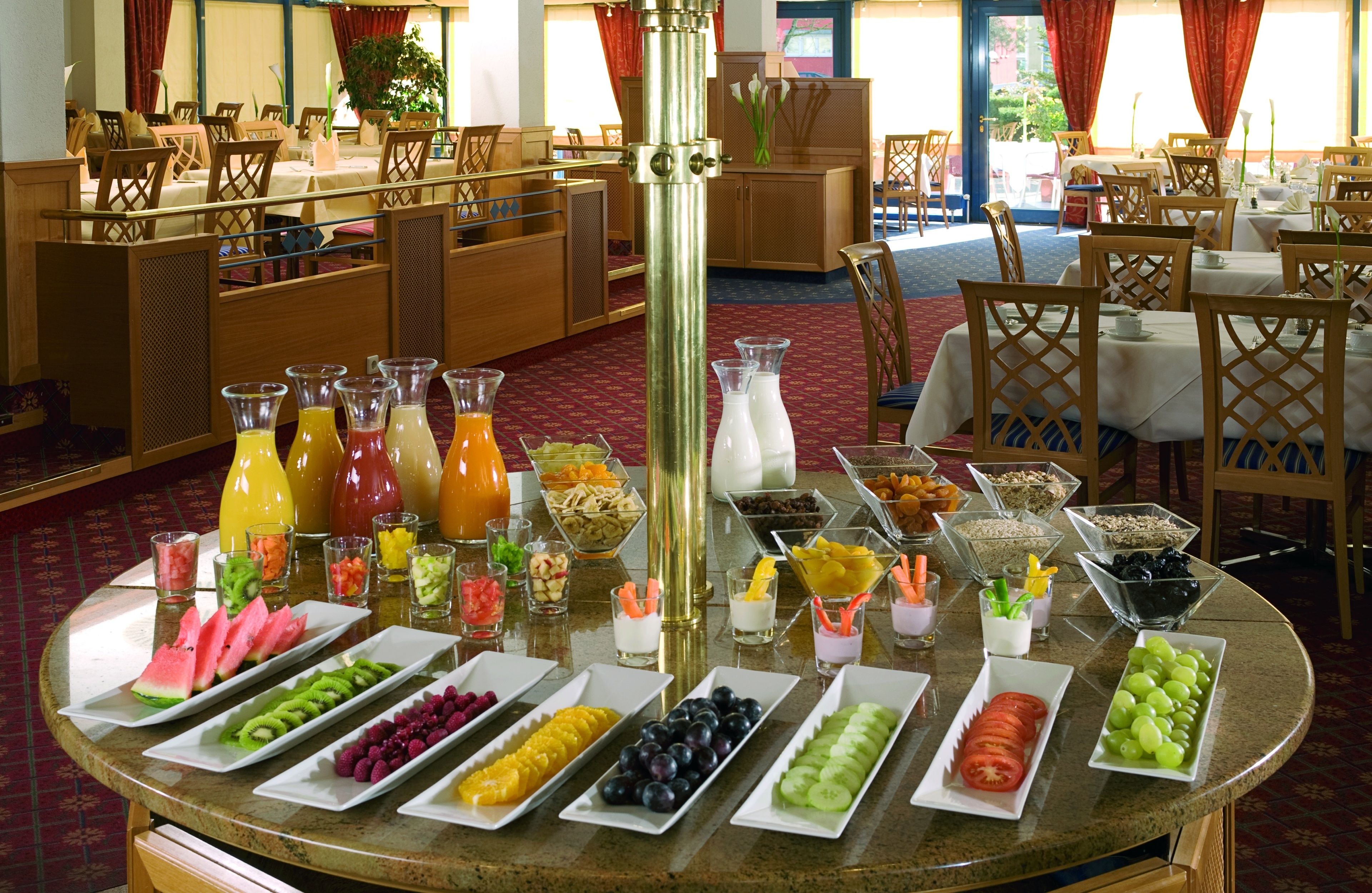 Se ofrece un desayuno bufé todos los días (por un coste adicional)