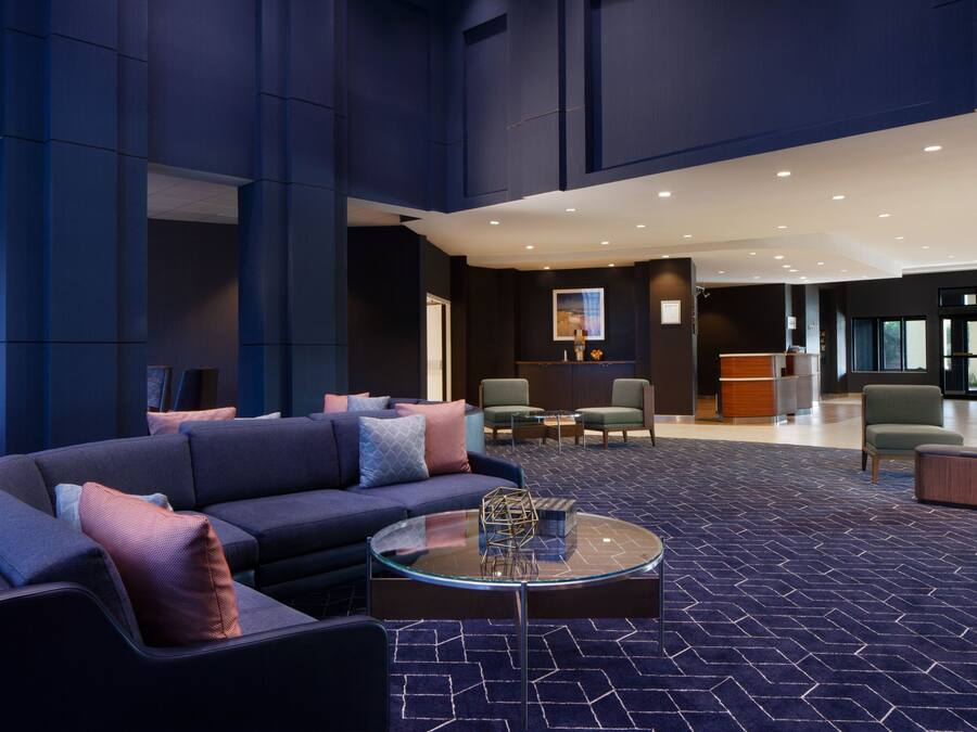 Lobby lounge