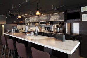 Bar (on property) - Courtyard by Marriott Valdosta (Valdosta)