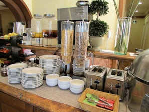 Free daily buffet breakfast
