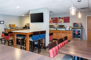 Free on-the-go breakfast