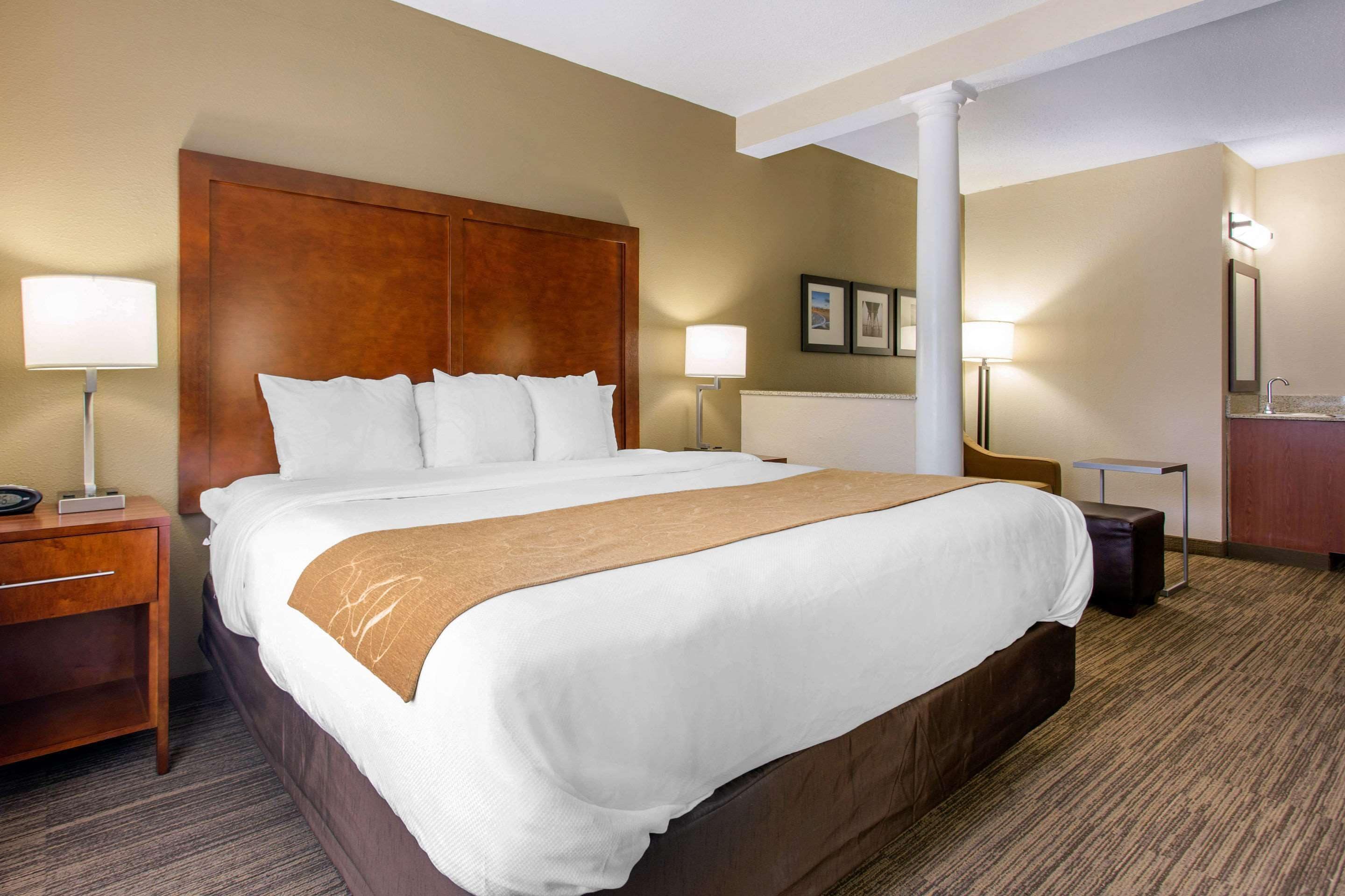 suite, 1 king bed, non smoking | pillow-top beds, desk, laptop workspace, blackout curtains