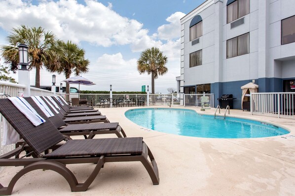 Seasonal outdoor pool