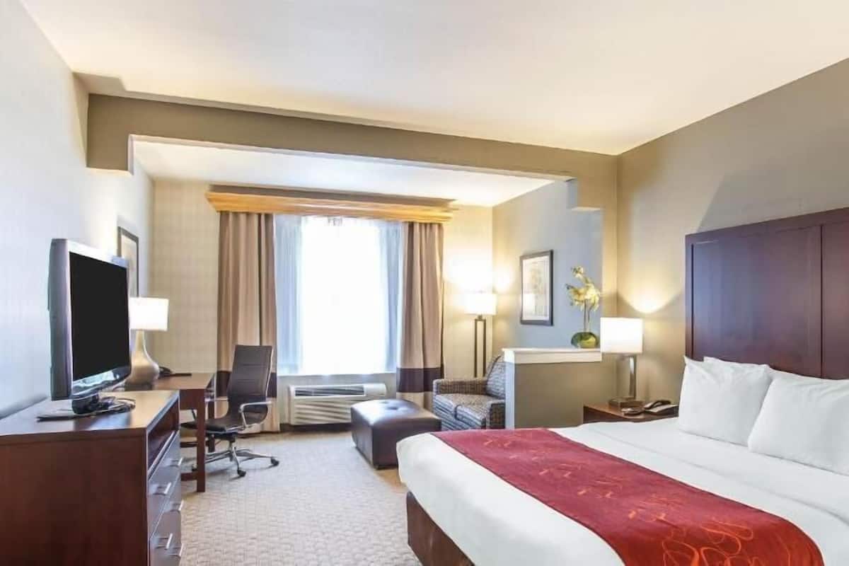 Premium bedding, pillowtop beds, desk, laptop workspace