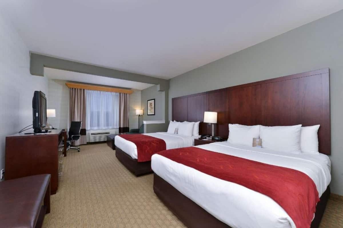 Premium bedding, pillowtop beds, desk, laptop workspace