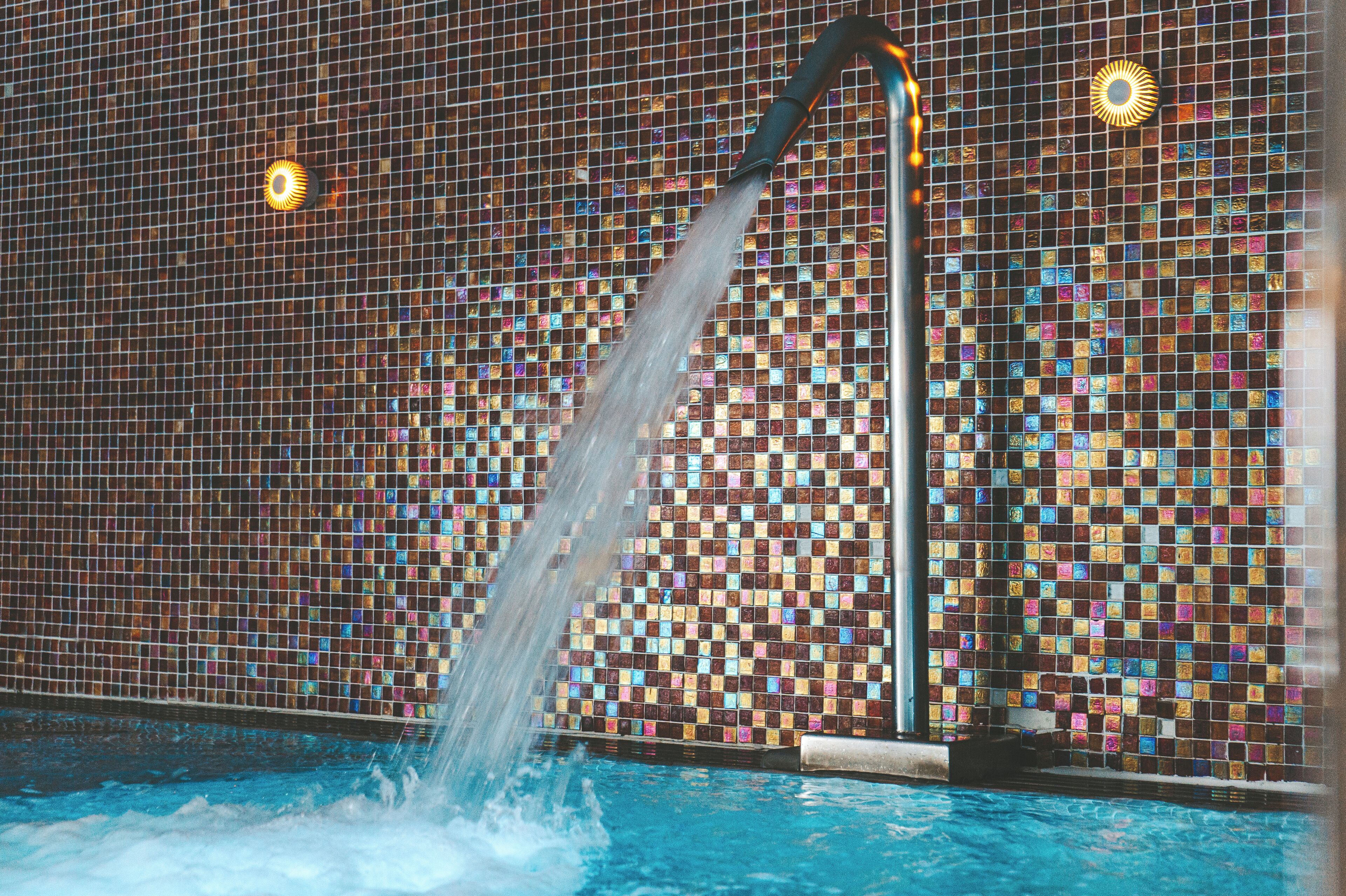 อ่างสปาในร่ม