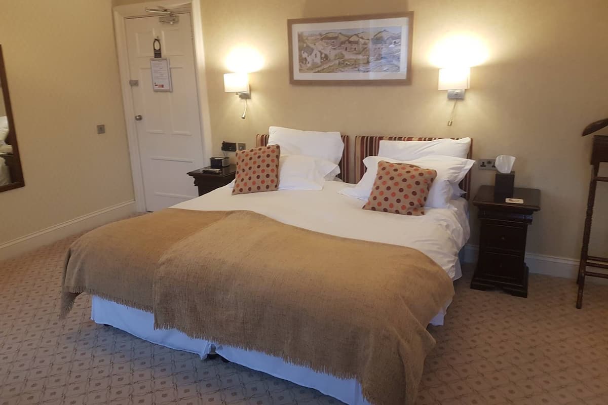 deluxe double or twin room | premium bedding, desk, blackout curtains, free wifi