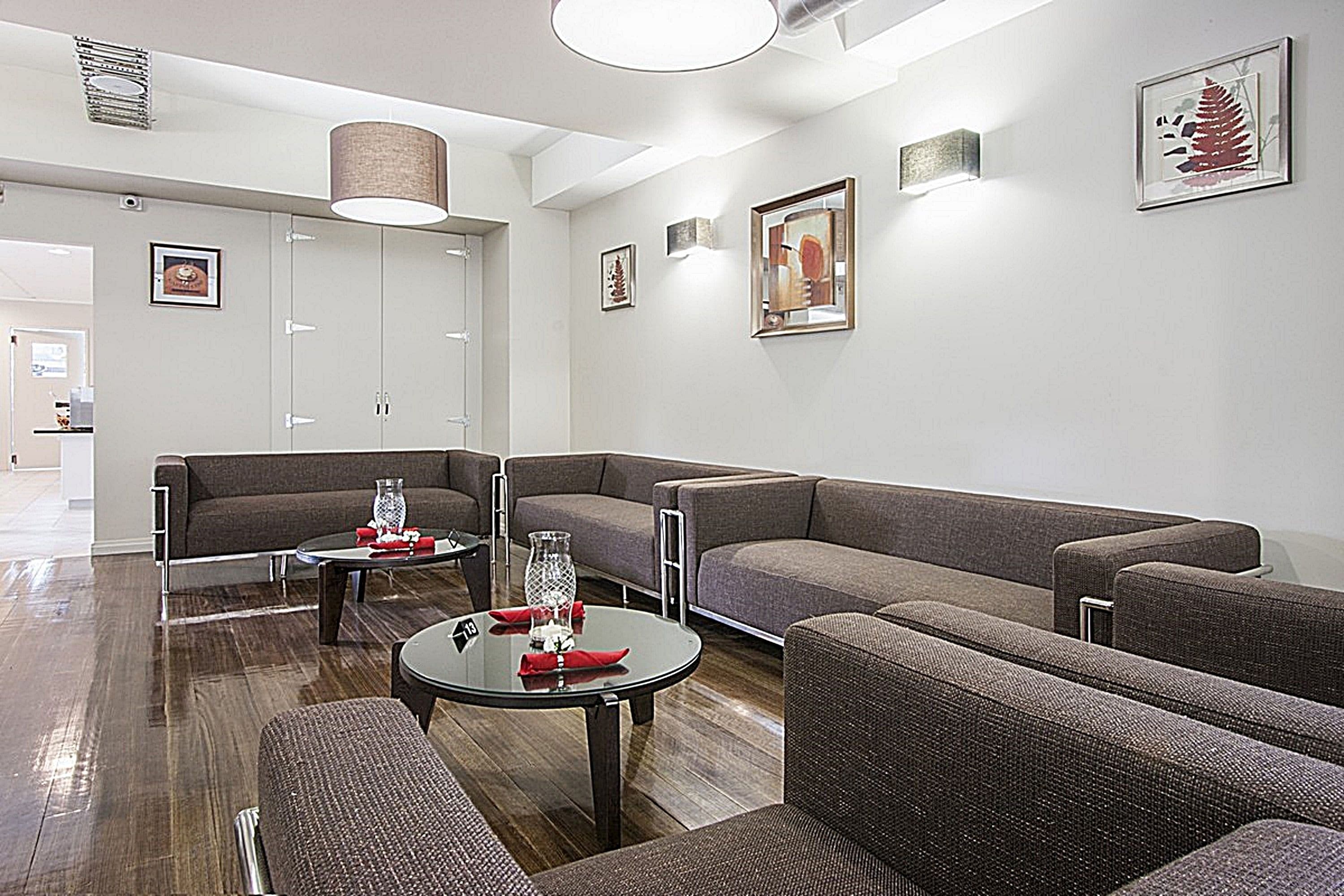 Foto - Ascotia Off Queen