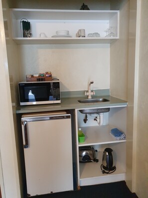 Tomannsrom – superior, flere senger, tilgjengelighetstilpasset, massasjebadekar | Eget tekjøkken | Kjøleskap, mikrobølgeovn, vannkoker og brødrister