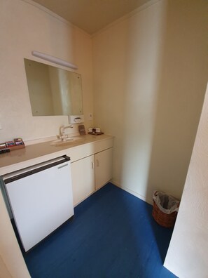 Estudio Business, no fumadores, baño privado | Cocina básica privada | Frigorífico, microondas, hervidor eléctrico y tostadora