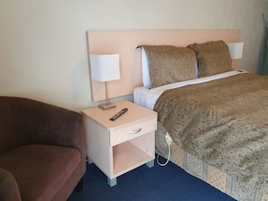 Superior Double Room, Non Smoking, Bathtub | Individually decorated, individually furnished, desk, blackout curtains