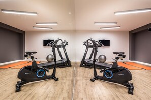 Fitness facility - Hotel Marais Grands Boulevards (Paris)