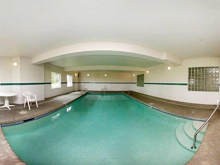 Een binnenzwembad