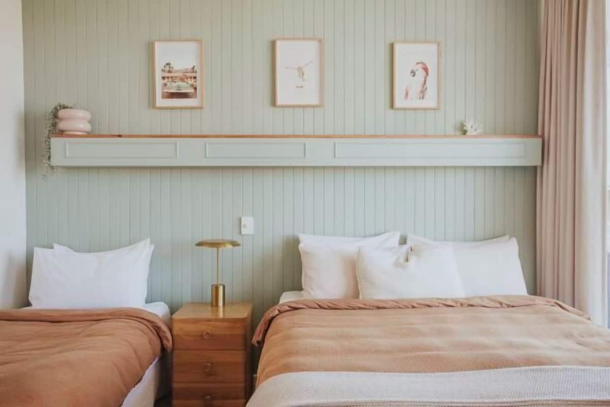 Free WiFi, bed sheets