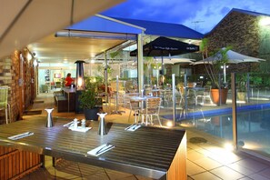 Breakfast, lunch and dinner served - Best Western Gregory Terrace Brisbane (Spring Hill)