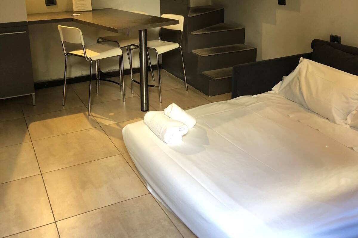Premium bedding, in-room safe, desk, blackout curtains