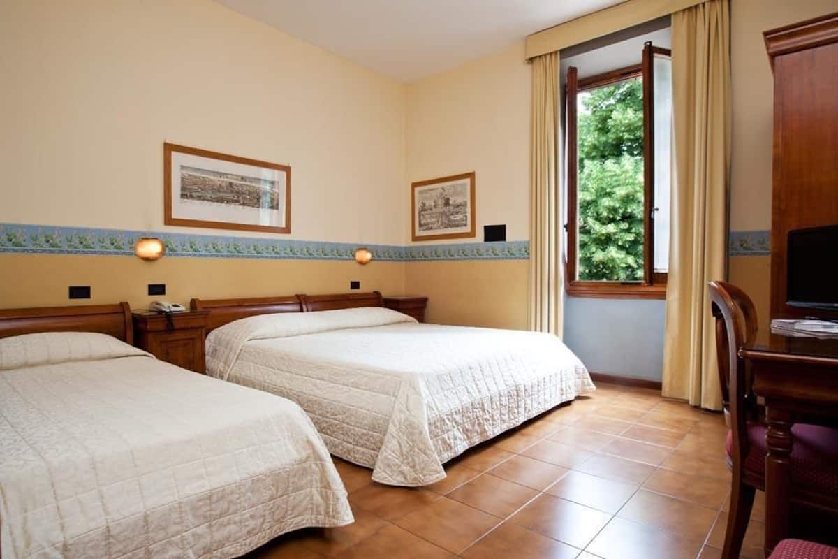 Premium bedding, in-room safe, desk, blackout curtains