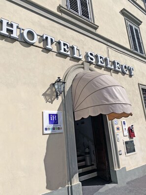 Exterior detail - iH Hotels Firenze Select (Florence)